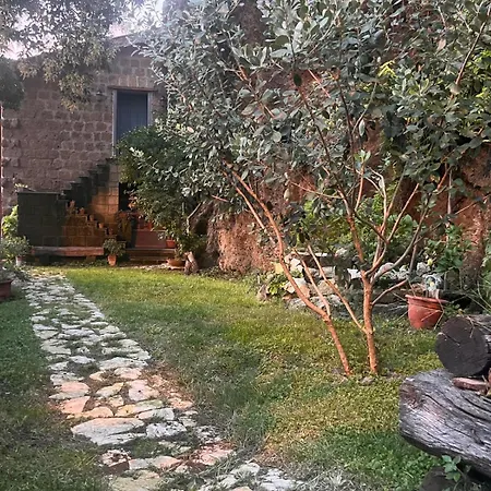 Etruscan Garden Bed & Breakfast